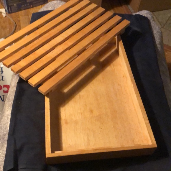 VTG Wooden Bread Cutting Board  + Crumb Tray - Picture 2 of 4